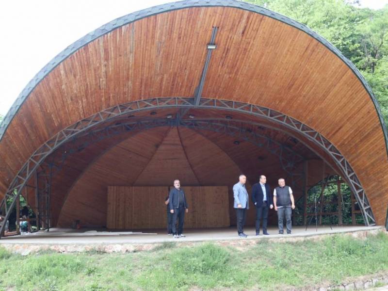 ცაგერის მუნიციპალიტეტში მიმდინარეობს ,,მწვანე თეატრის“ სარეაბილიტაციო სამუშაოები